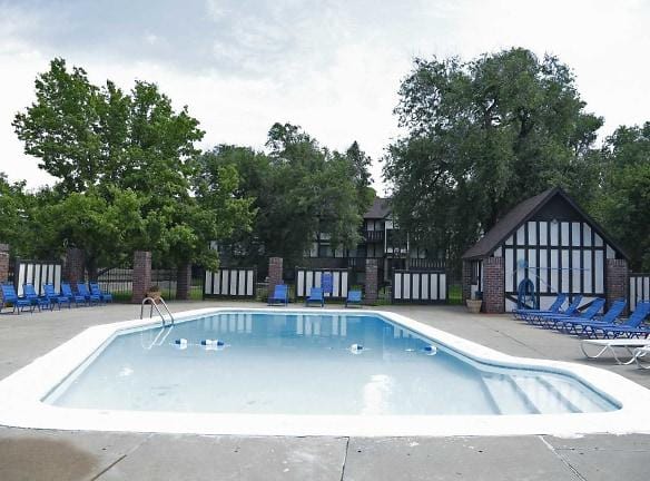 Village Park At Barclay Square - 550 W Central Ave - Wichita, KS Apartments for Rent