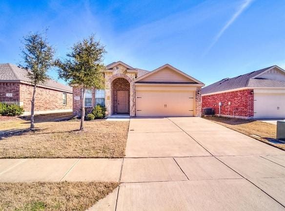 1110 Mercury Dr - Princeton, TX 75407 - Home For Rent