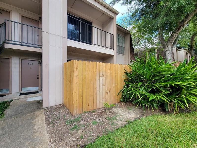 821 E House St #102, Alvin, TX 77511 for Rent