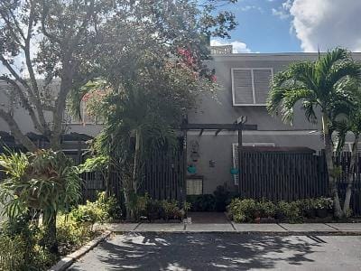 NW 14th Ct for Sale