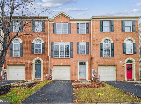 8882 Montjoy Pl - Ellicott City, MD 21043 - Home For Rent