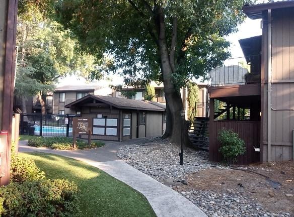 QUAIL TERRACE APARTMENTS - 1744 Quail Lakes Dr - Stockton, CA Apartments for Rent