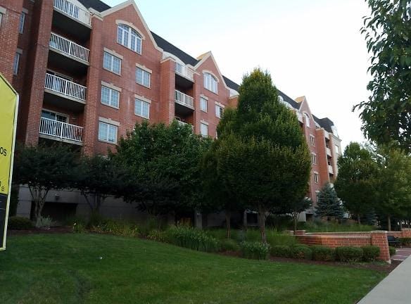 Clock Tower Pointe Apartments - 7440 W Lawrence Ave - Harwood Heights, IL Apartments for Rent