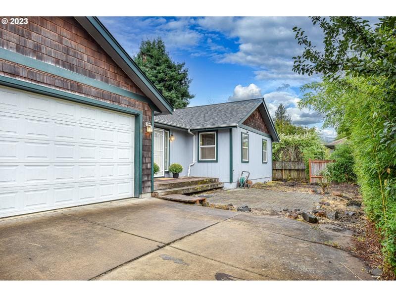 2764 FRIENDLY ALY, Eugene OR 97405 for Sale