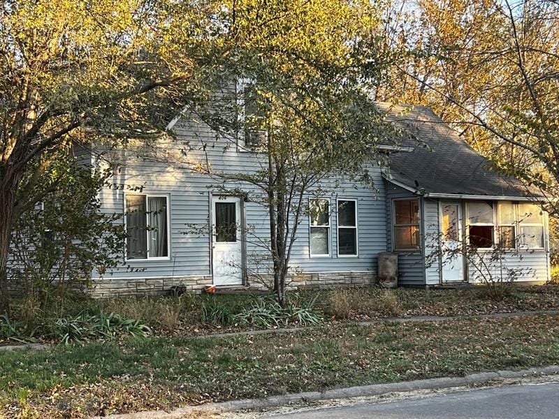 406 Russell St, Oakville, IA 52646  MLS# 24-19 for Sale