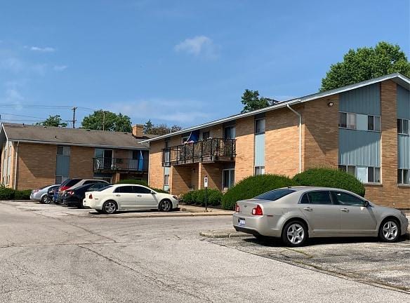 Floridian Apartments - 8251 Memphis Ave - Brooklyn, OH Apartments for Rent