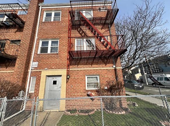 224-19 Braddock Ave unit 2nd - Queens, NY 11428 - Home For Rent