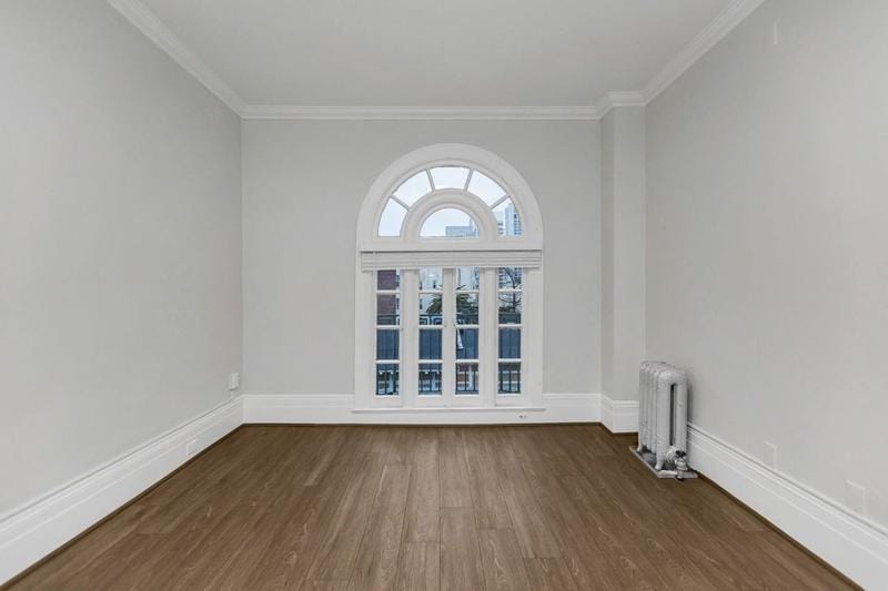 403  735 Taylor for Sale