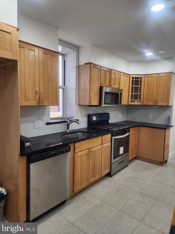 2538 S 5th St, Philadelphia, PA 19148 - MLS PAPH2309524 for Rent