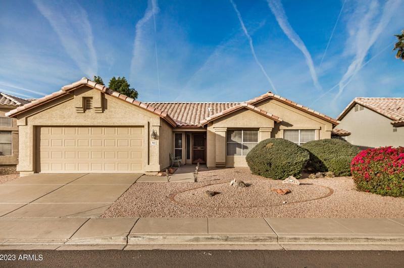 860 S Pineview Dr, Chandler, AZ 85226 - MLS 6639410 for Sale