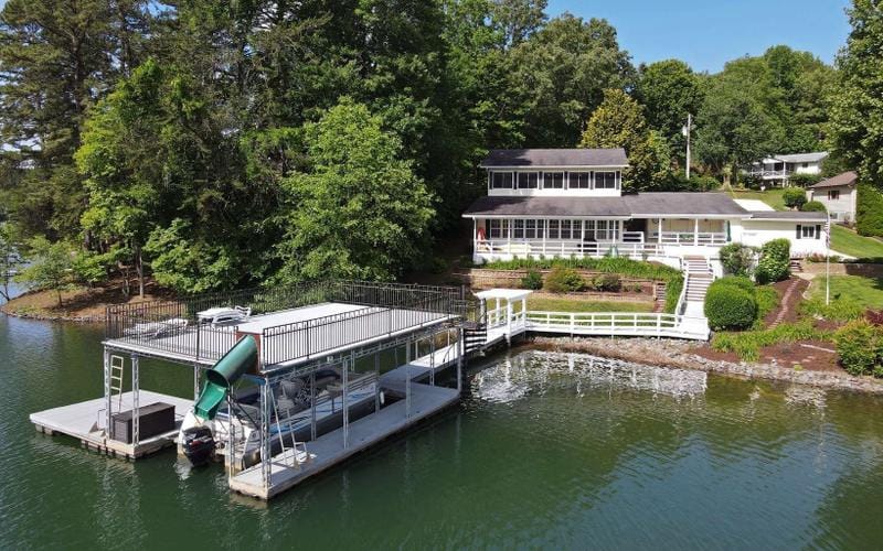 Hayesville, Clay County, NC Lakefront Property, Waterfront Property, House for sale Property ID: 416586233