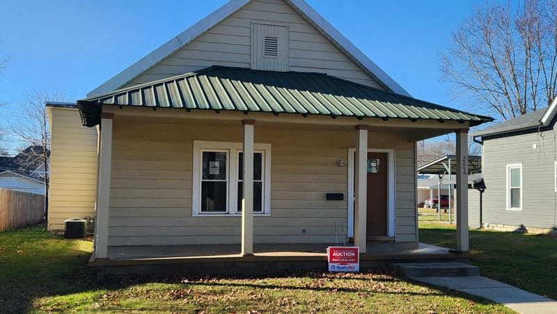 265 N PARK AVE, Spencer, IN 47460 Single Family Residence For Sale  MLS# 21955383