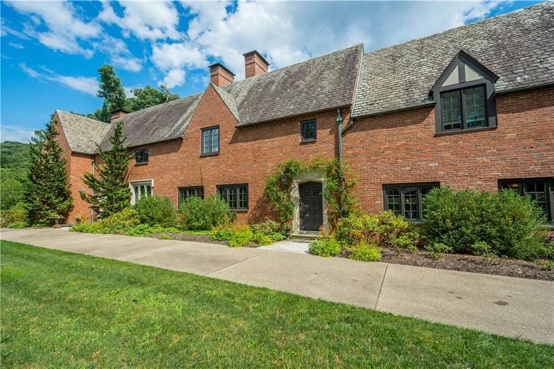 524 EAST DR, Sewickley, PA 15143 Single Family Residence For Sale  MLS# 1627211 for Rent