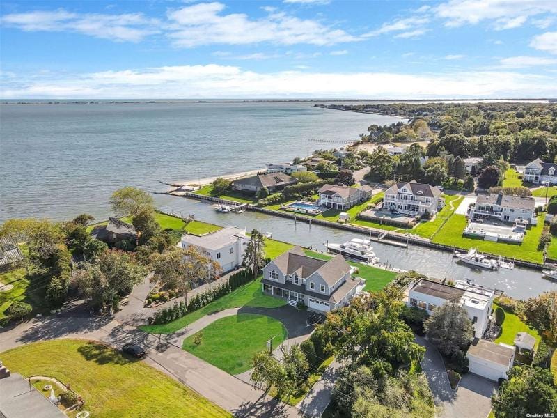 Hampton Bays, Suffolk County, NY Lakefront Property, Waterfront Property, House for sale Property ID: 417952322