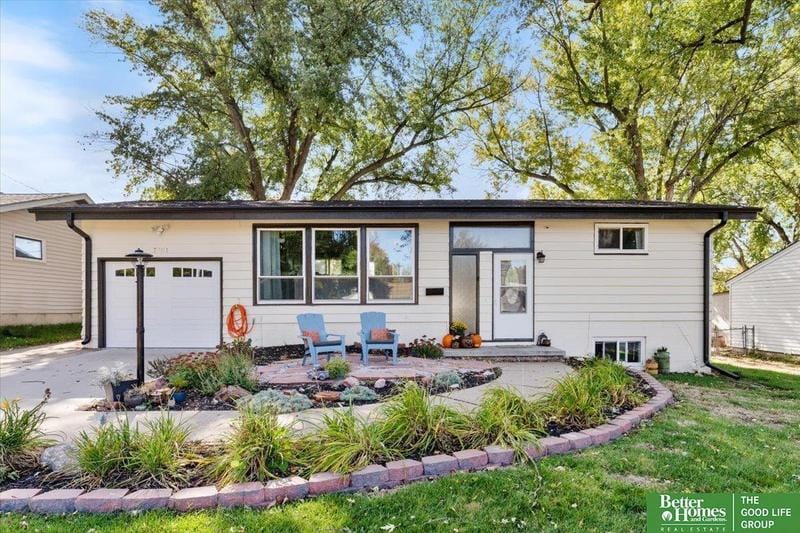 7701 Hamilton St, Omaha, NE 68114  MLS# 22326487 for Sale