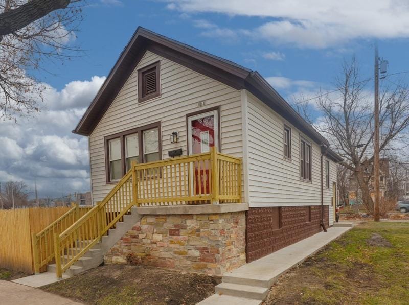 2618 W Walnut St, Milwaukee, WI 53205 - MLS 1860572 for Sale
