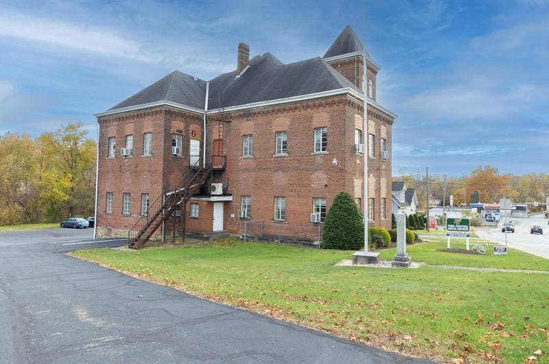 1006 Harrison City Export Rd, Penn Township, PA 15636 - MLS 1630681 for Sale