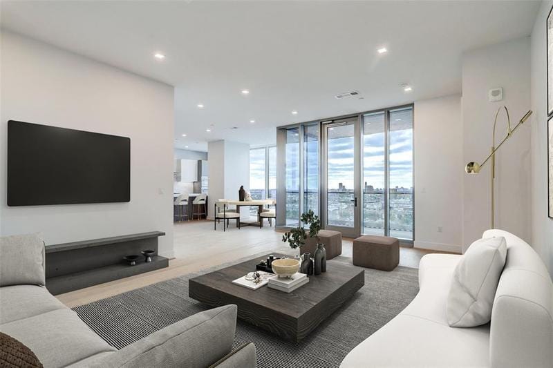 1711 Allen Parkway #2202, Houston, TX 77019 for Rent