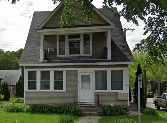 3300 Grand Ave S - Minneapolis, MN 55408 - Home For Rent