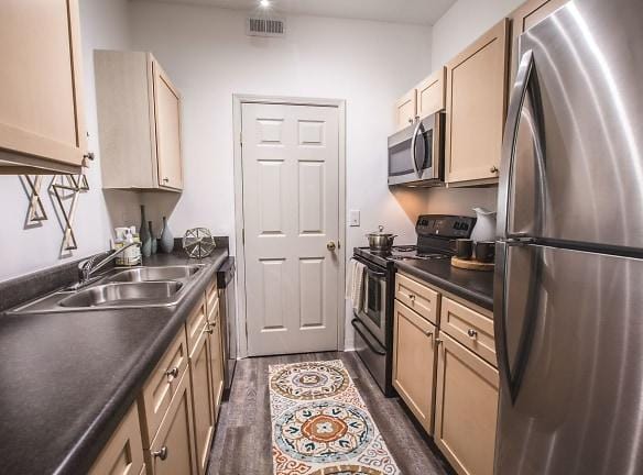 The Coleman - 6060 Rossi Drive - Canal Winchester, OH Apartments for Rent