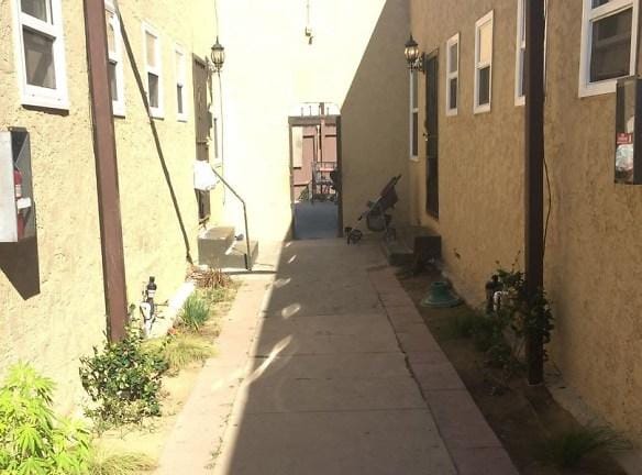 842 Alamitos Ave - Long Beach, CA 90813 - Home For Rent