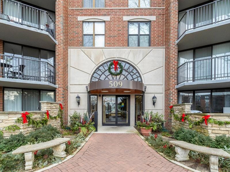 509 Aurora Ave #113, Naperville, IL 60540  MLS# 11940073 for Sale