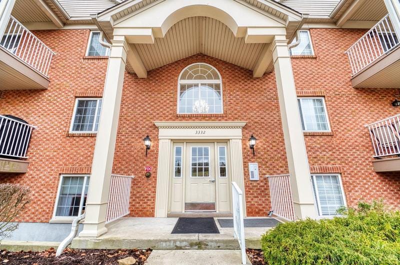 3332 Emerald Lakes Dr, Cincinnati, OH 45211 - MLS 1793087 for Sale