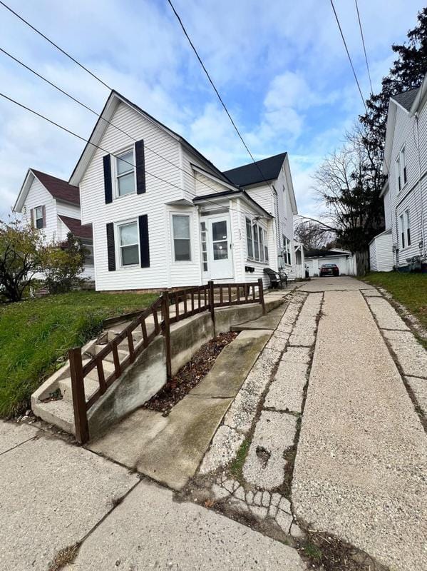 939 Baraga St NE, Grand Rapids, MI 49503 - MLS 23142991 for Sale
