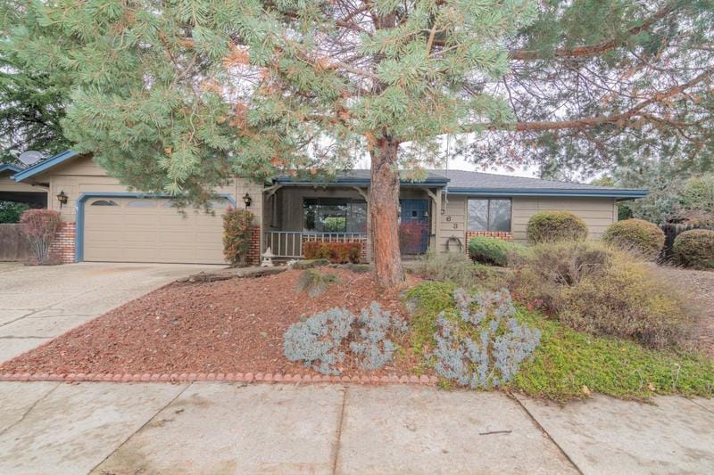 963 NE 11th Street, Grants Pass OR 97526 for Sale