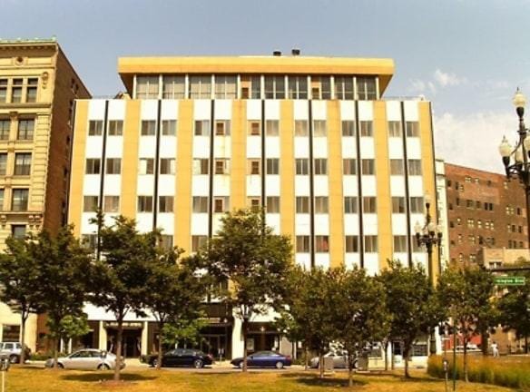 Claridge House Apartments - 1514 Washington Blvd - Detroit, MI Apartments for Rent
