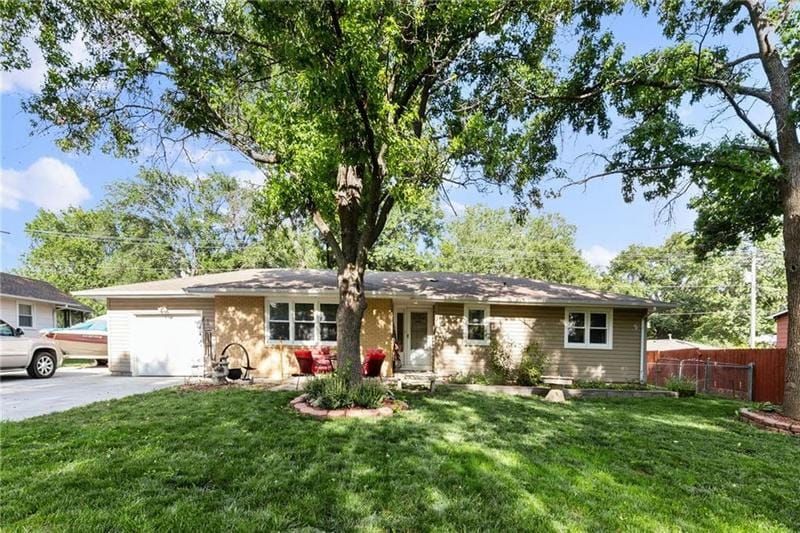 129 N MULBERRY ST, Gardner, KS 66030 Single Family Residence For Sale  MLS# 2445957