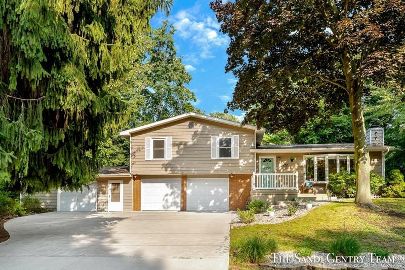 14738 178th Ave, Grand Haven, MI 49417  MLS# 23133025 for Sale