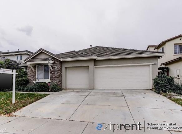 1526 Azalea Dr - Patterson, CA 95363 - Home For Rent