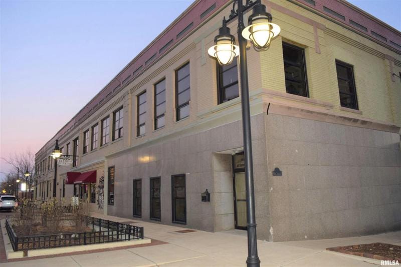 736 SW WASHINGTON ST # 2C-2, Peoria, IL 61602 Condominium For Sale  MLS# PA1245812