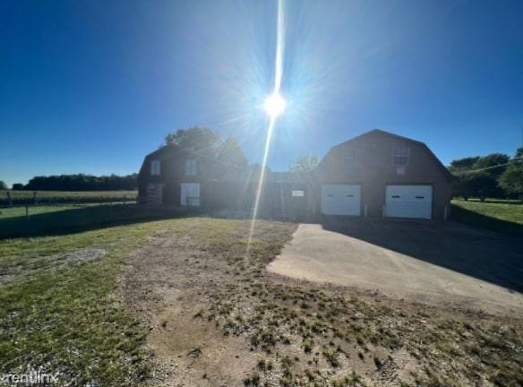 1960 Roundtop Rd - Elizabethtown, KY 42701 - Home For Rent