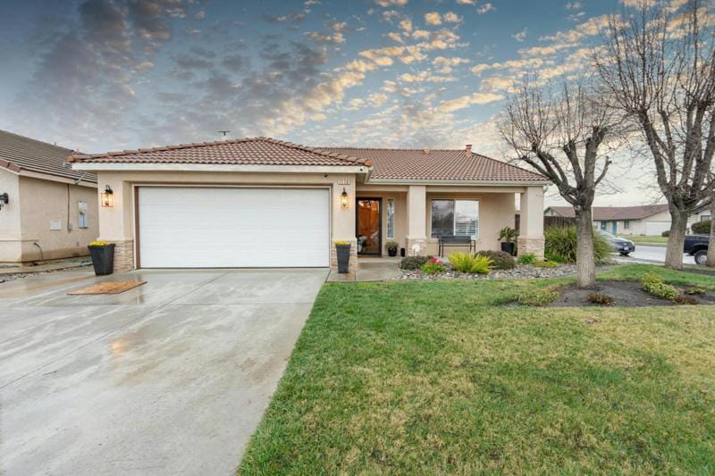 1950 SHAVER LAKE AVE, Tulare, CA 93274 Single Family Residence For Sale  MLS# 227206