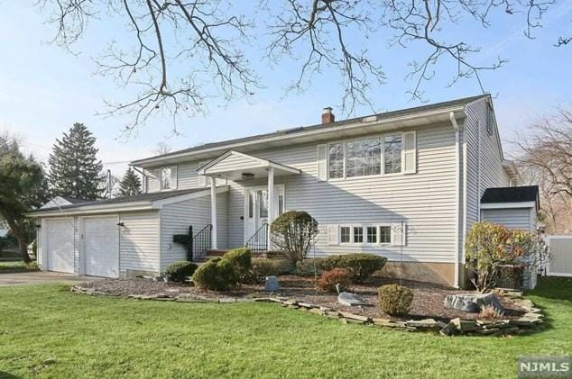2 Stevens Dr, Dumont, NJ 07628 - MLS 23037534 for Sale
