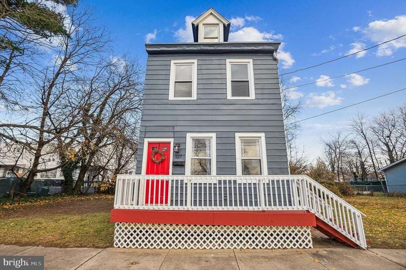 327 CLARKSON STREET, BURLINGTON, NJ 08016  614522137 for Sale