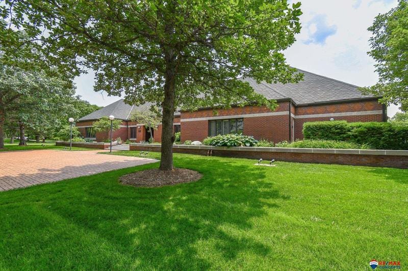 2425 Ridge Rd, Lincoln, NE 68512  MLS# 22400867 for Sale