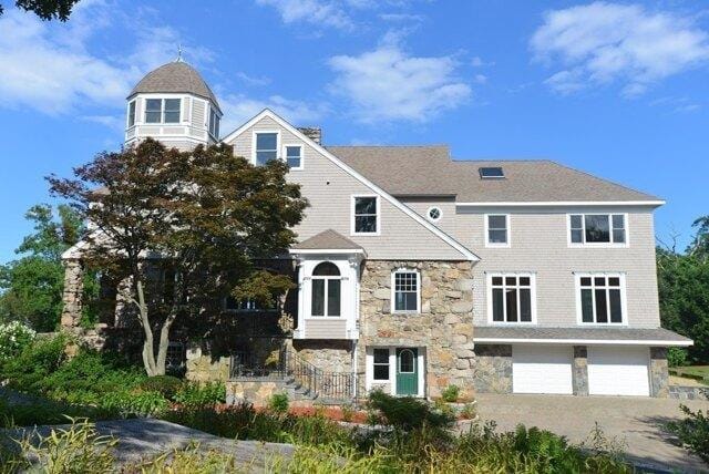 6 Bedroom 4.5 Bath In Cohasset MA 02025 for Rent