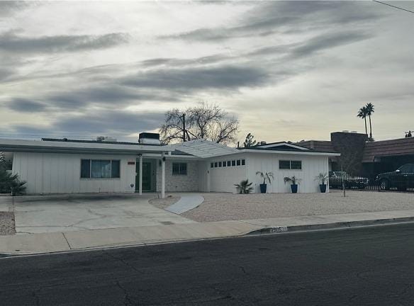 2905 Mason Ave Las Vegas, NV 89102 - Home For Rent