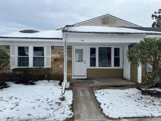 2 Bedroom 1 Bath In Ridge NY 11961 for Rent