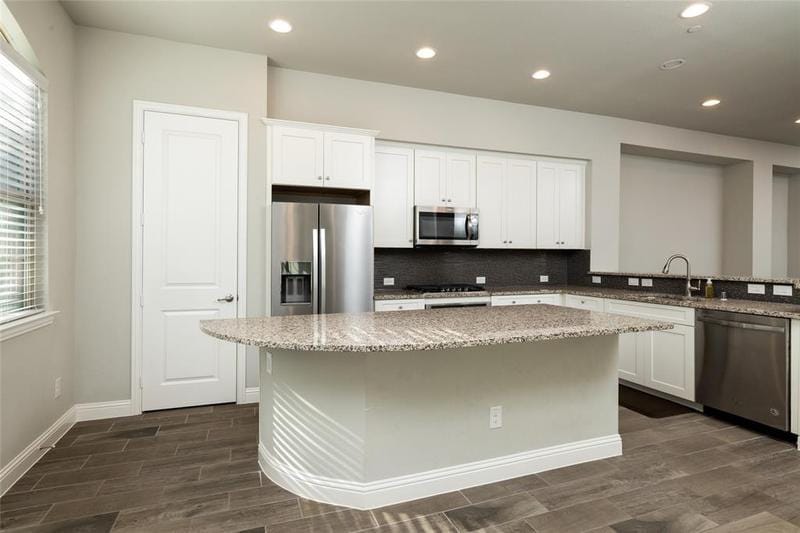 583 W Royal Ln, Irving, TX 75039 for Rent