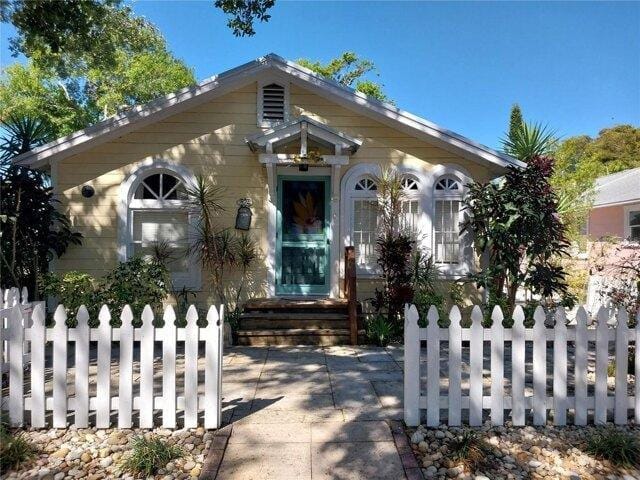 3 Bedroom 2 Bath In Sarasota FL 34236 for Rent