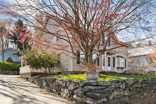 2 Bedroom 1.5 Bath In Millbury MA 01527 for Rent