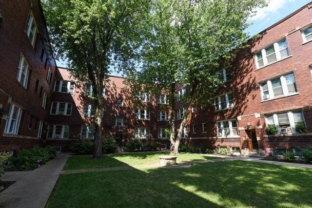 2 Bedroom 1 Bath In Chicago IL 60640 for Rent