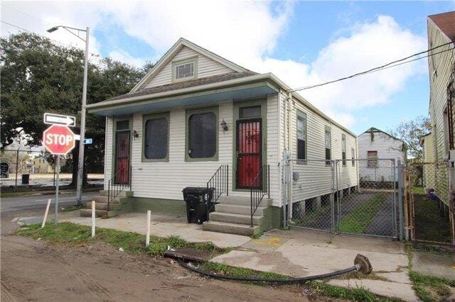 3 Bedroom 2 Bath In New Orleans LA 70117 for Rent
