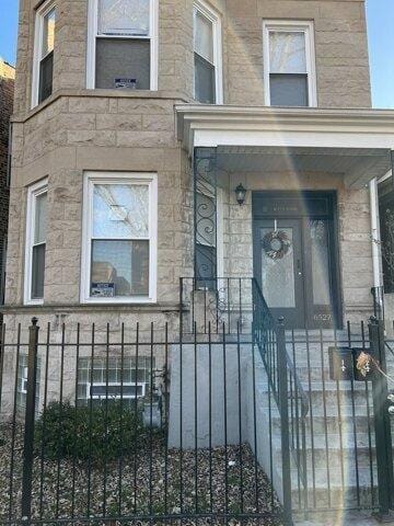 3 Bedroom 1 Bath In Chicago IL 60637 for Rent