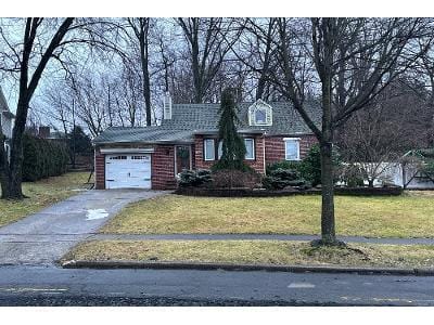 Lee Ave for Sale