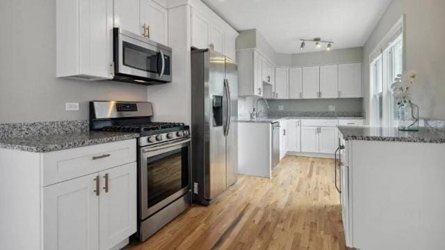 3 Bedroom 2 Bath In Elmhurst IL 60126 for Rent